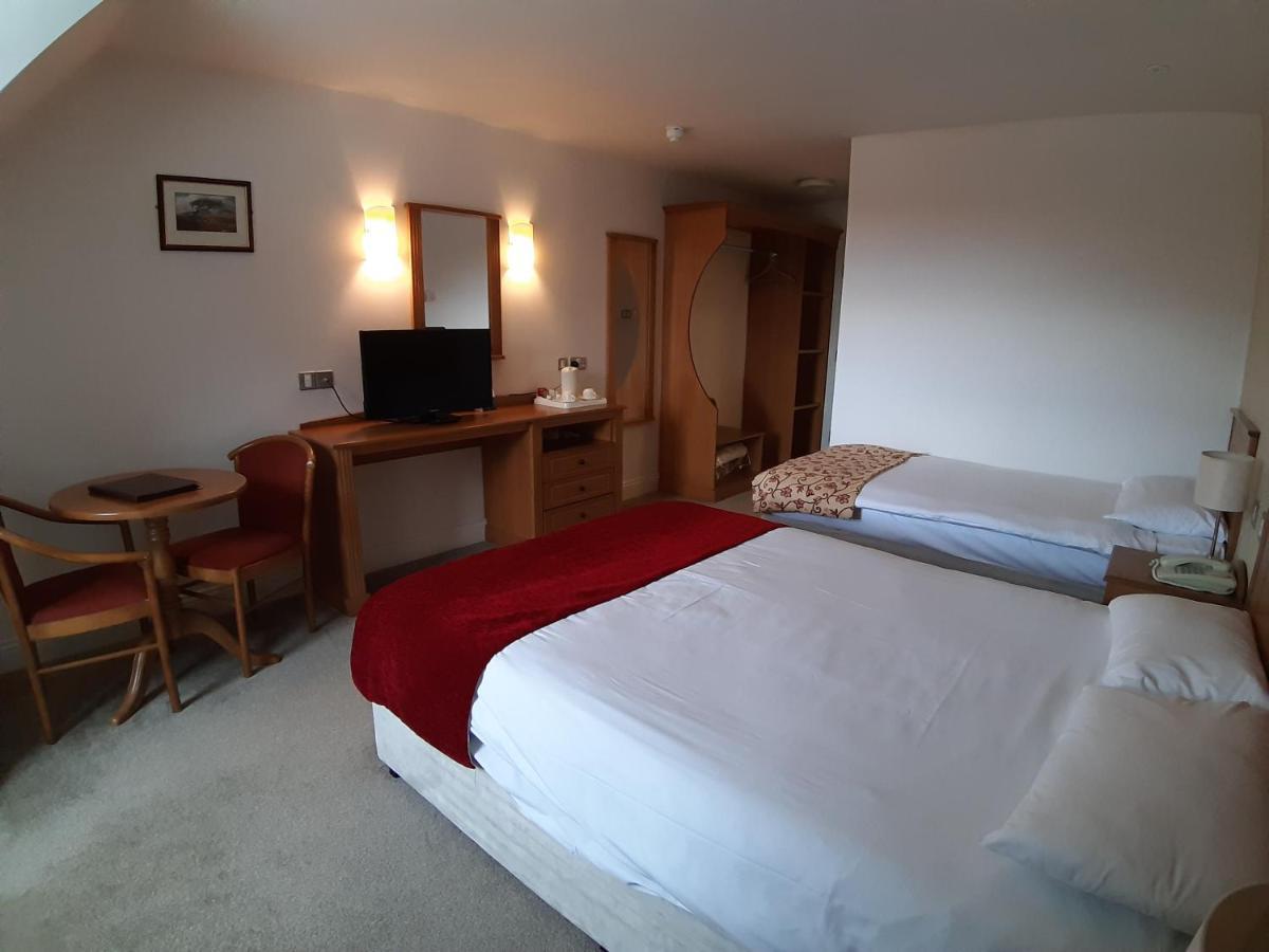 Peacockes Hotel Maam Cross Екстериор снимка